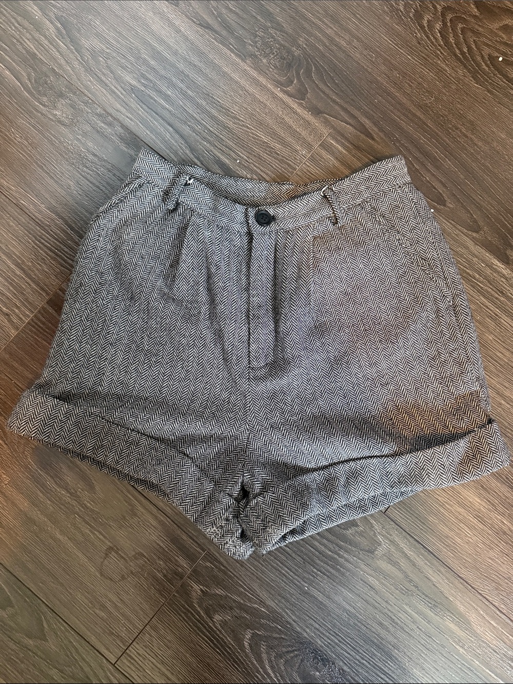 High-Rise Herringbone Women’s Shorts — Gray